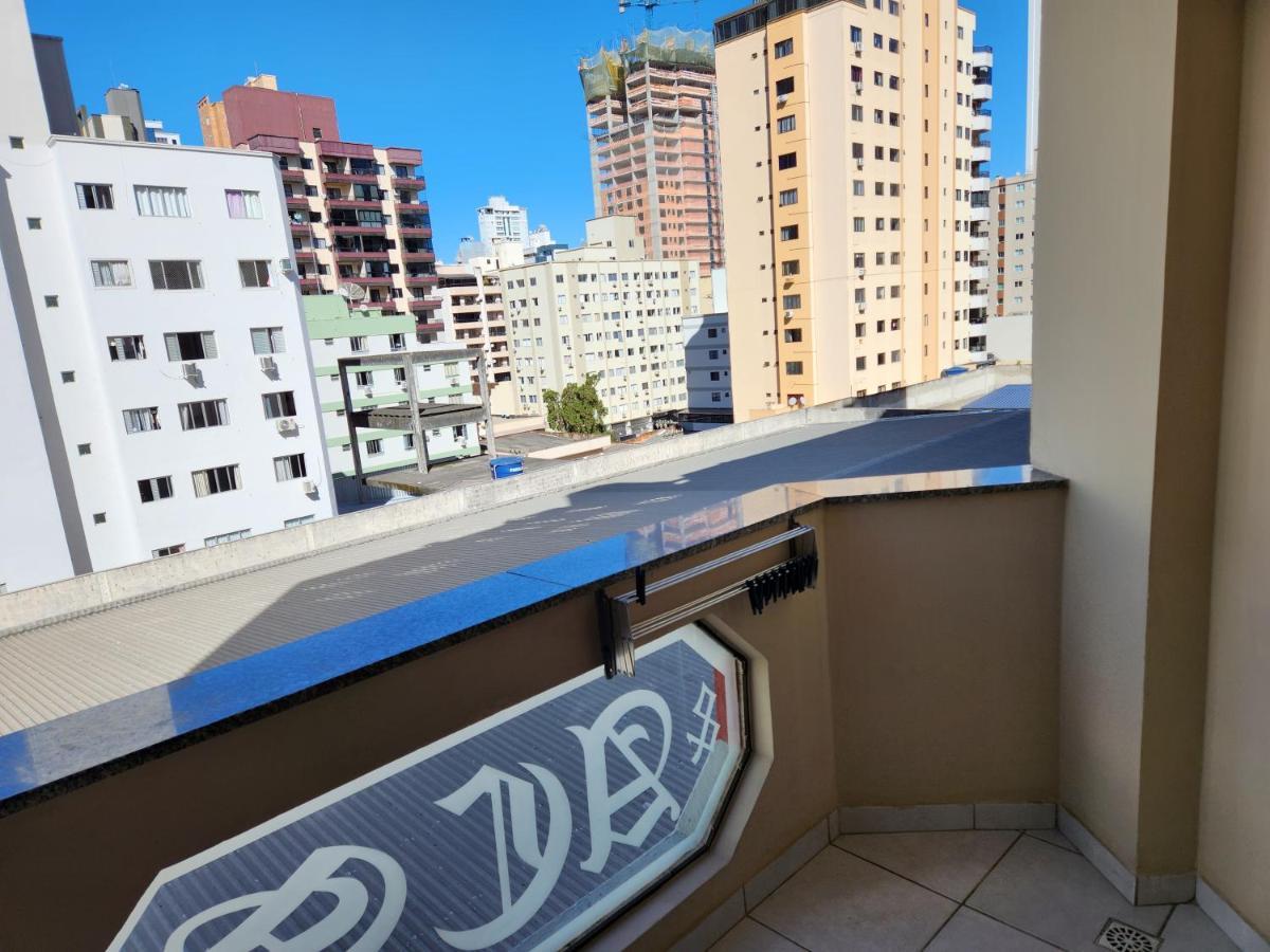 2 Quartos A 200mts Central, Garagem, Churrasqueira, Wi-fi 90 Mbps, Pet Friendly Balneário Camboriú