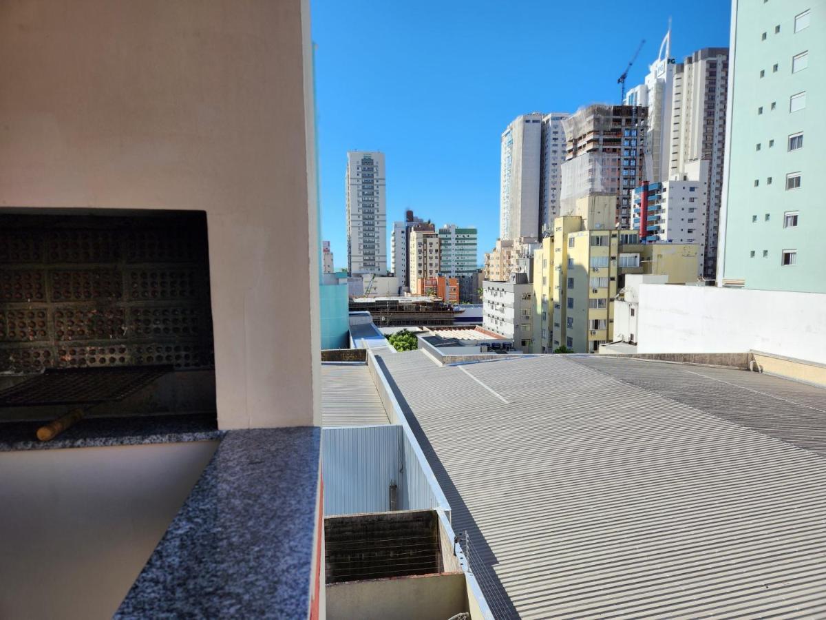 Apartamento 2 Quartos A 200mts Central, Garagem, Churrasqueira, Wi-fi 90 Mbps, Pet Friendly *