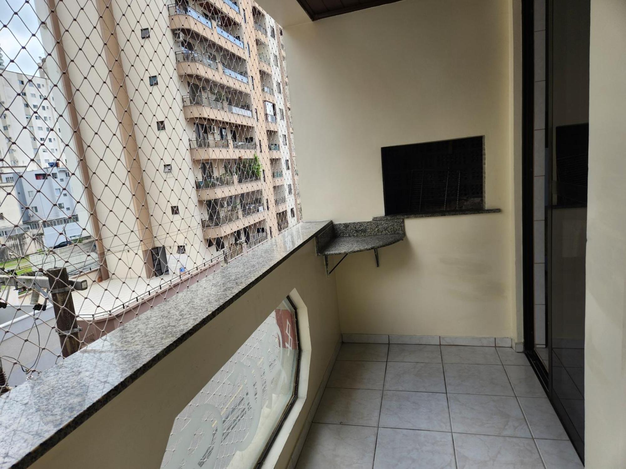 Apartamento 2 Quartos A 200mts Central, Garagem, Churrasqueira, Wi-fi 90 Mbps, Pet Friendly *