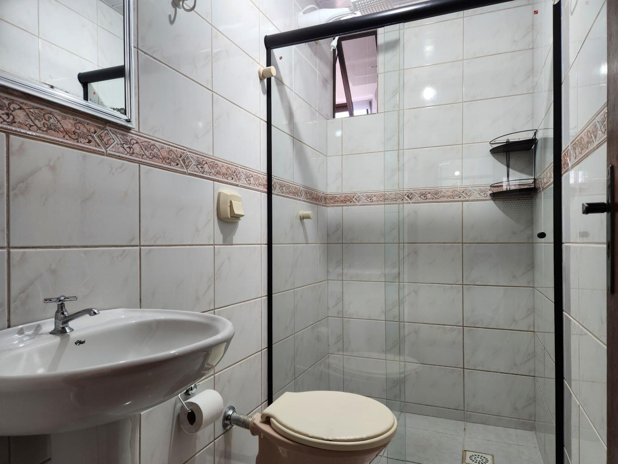 Apartamento 2 Quartos A 200mts Central, Garagem, Churrasqueira, Wi-fi 90 Mbps, Pet Friendly *