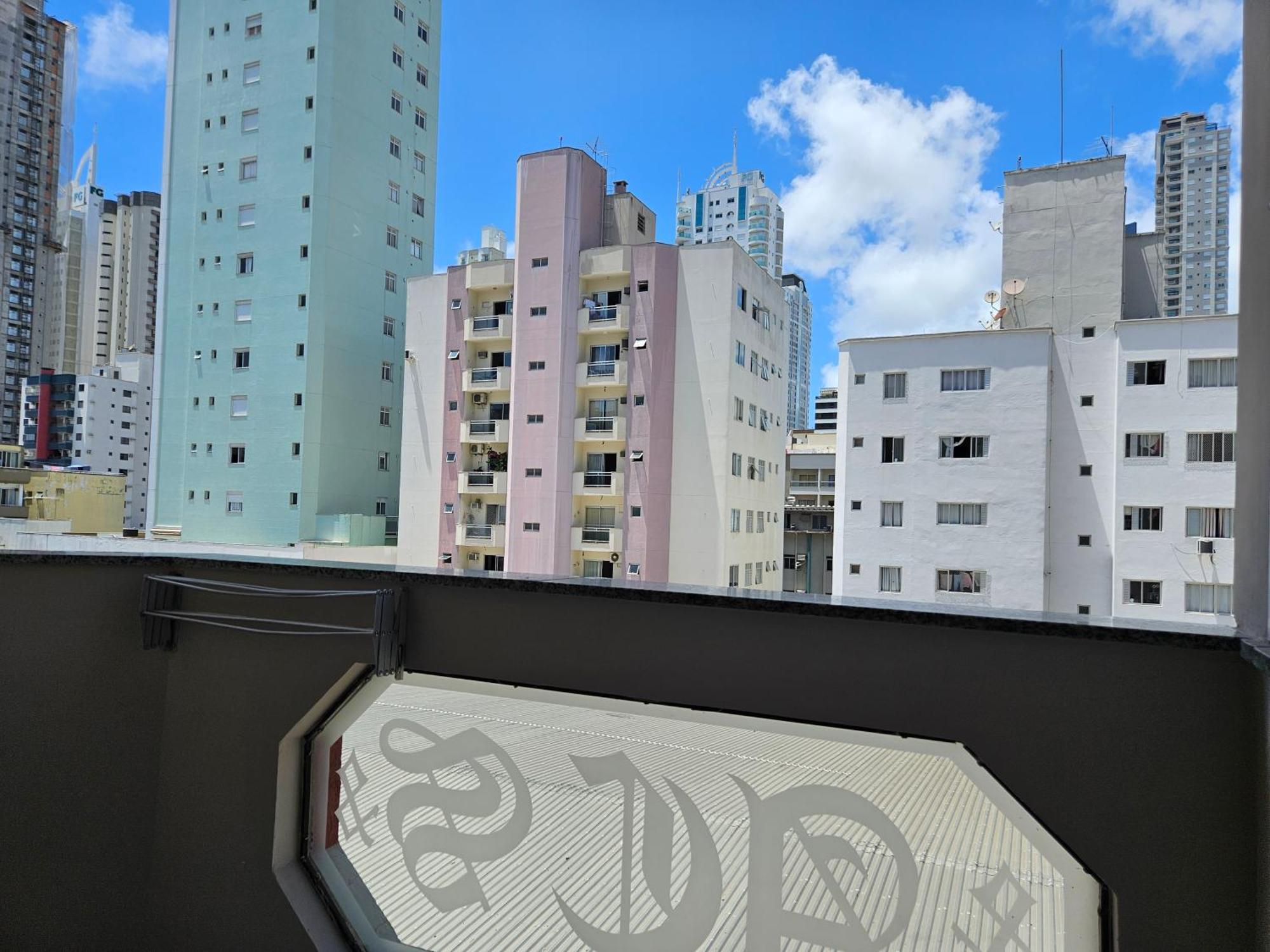 2 Quartos A 200mts Central, Garagem, Churrasqueira, Wi-fi 90 Mbps, Pet Friendly Balneário Camboriú