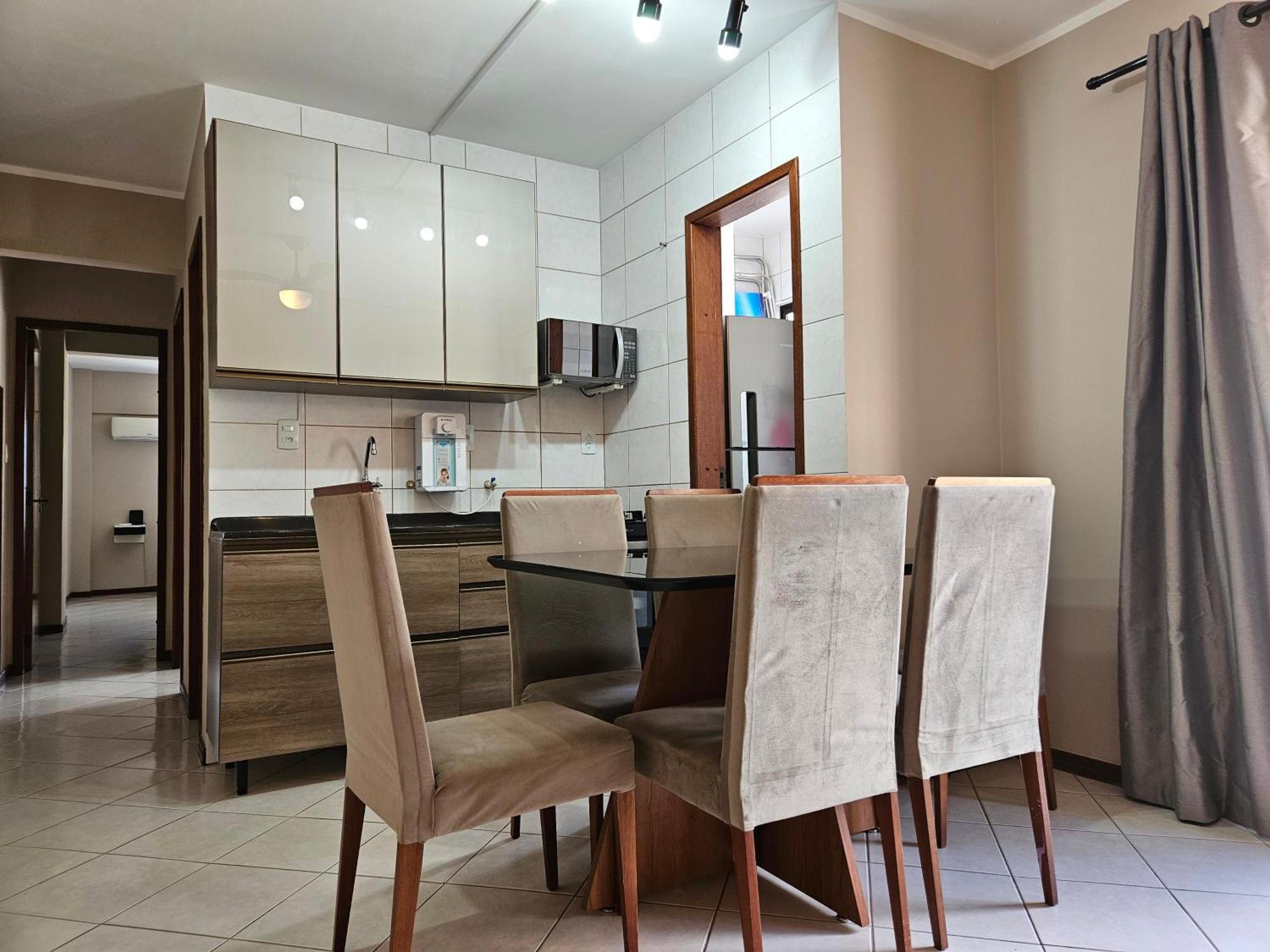 2 Quartos A 200mts Central, Garagem, Churrasqueira, Wi-fi 90 Mbps, Pet Friendly *